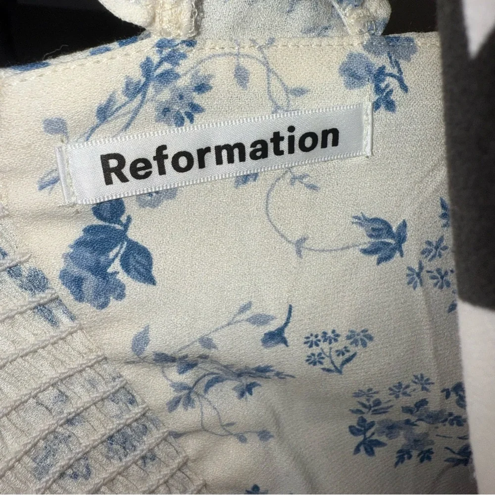 REFORMATION Pacey Dress Blue Floral Mini Dress Short Sleeve size 2 - Picture 6 of 10